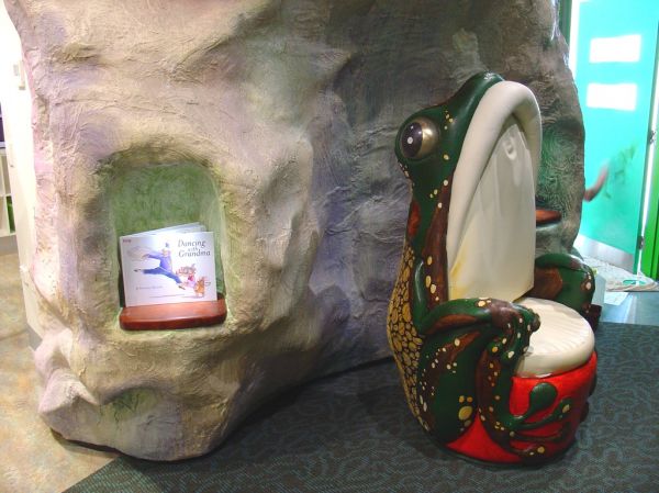 Themed Area - Mt Gambier Library
Frog shaped reading chair
